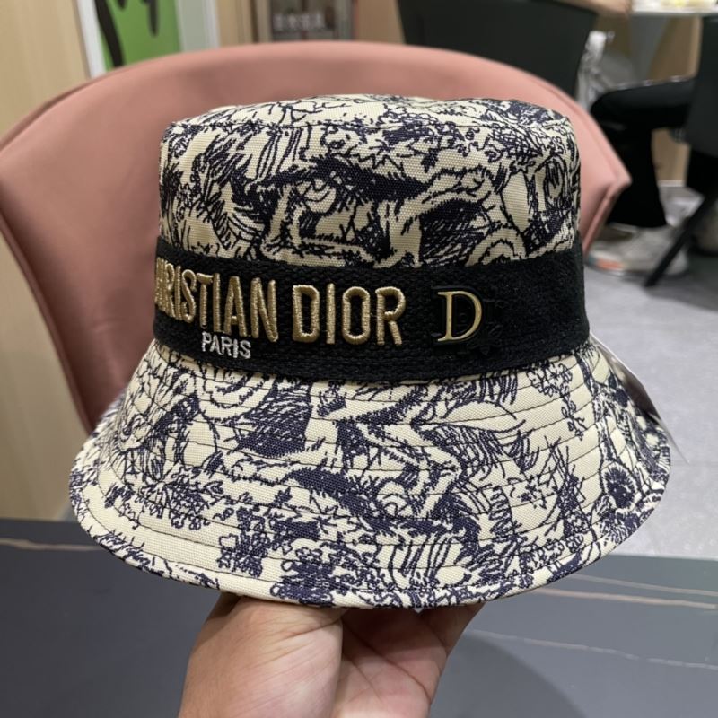 CHRISTIAN DIOR